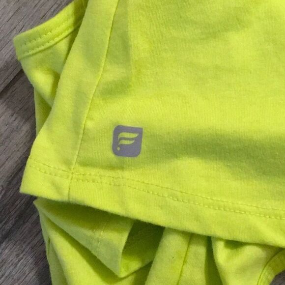 Chartreuse Fabletics performance tee. Large - Picture 5 of 5